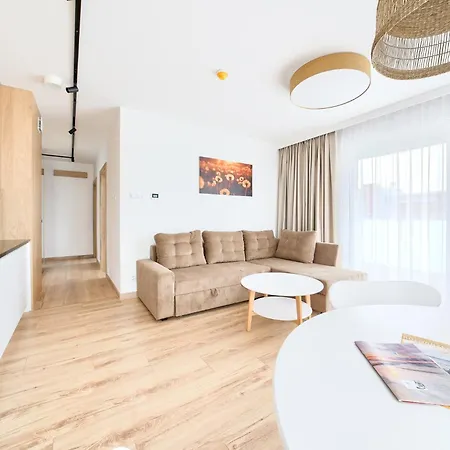 شقة 3l Kollataja 7a كولوبرزيغ